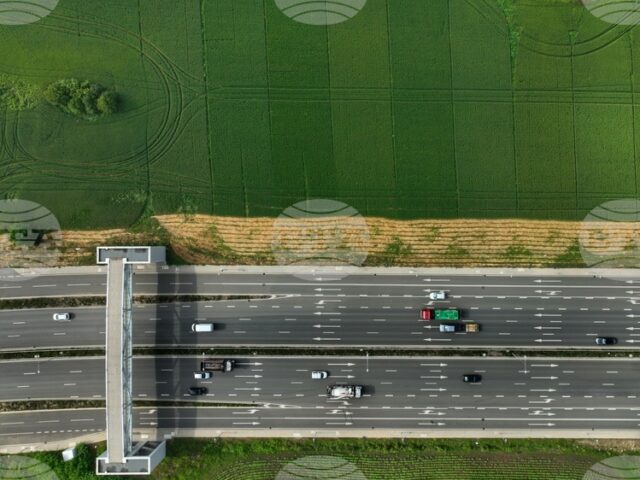 Движението при 78-и км на път I-5 в района на Петко Каравелово се променя заради ремонт на електропровод, съобщи АПИ