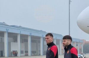 Ден преди гостуването на Лариса българският защитник Мартин Георгиев разкри любопитни подробности от съблекалнята на АЕК (Атина)