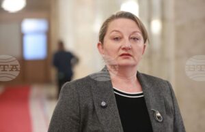 Социалната работа не се вижда, но без нея обществото се разпада, заяви председателят на парламентарната социална комисия Деница Сачева