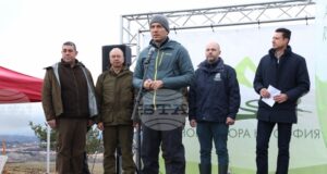 Десетото юбилейно издание на инициативата "Новата гора на София" започна днес в Банкя