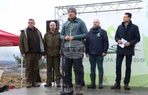 Десетото юбилейно издание на инициативата "Новата гора на София" започна днес в Банкя