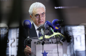 Да се търсят доставки на газ от Русия би било икономически и политически погрешно, заяви изпълнителният директор на МАЕ