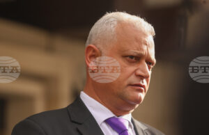 До момента са сменени 23-ма от общо 28 директори на областни дирекции на МВР, съобщи служебният министър Емил Дечев