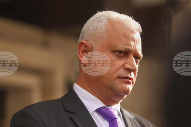 До момента са сменени 23-ма от общо 28 директори на До момента са сменени 23-ма от общо 28 директори на областни дирекции на МВР, съобщи служебният министър Емил Дечев