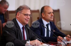 Другата седмица ще имаме среща с работната група за депозитната система, каза министър Юлиян Попов