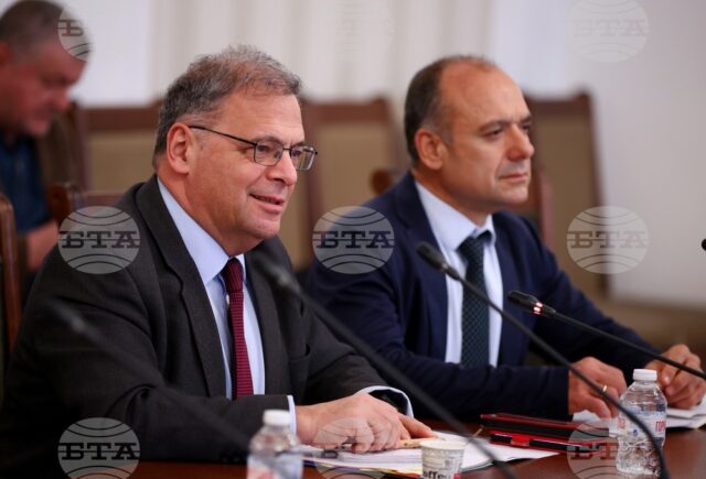 Другата седмица ще имаме среща с работната група за депозитната система, каза министър Юлиян Попов