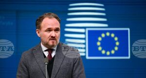 ЕС няма затруднения с енергийните доставки засега, но обстановката може да се влоши допълнително, каза еврокомисарят по енергетиката