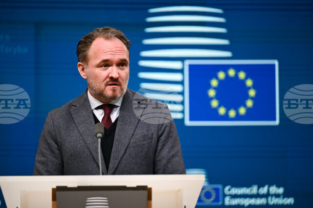 ЕС няма затруднения с енергийните доставки засега, но обстановката може да се влоши допълнително, каза еврокомисарят по енергетиката