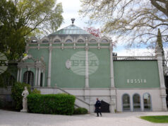 Евродепутати протестират срещу участието на Русия във Венецианското биенале, съобщава „Евронюз“ Евродепутати протестират срещу участието на Русия във Венецианското биенале, съобщава "Евронюз"