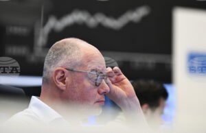 Европейските пазари се движат на отрицателна територия в предобедната търговия след поскъпването на петрола въпреки освобождаването на стратегически резерви