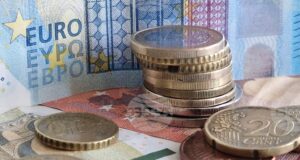 Брутният външен дълг на България нараства с 20 на сто на годишна основа до 53,6 млрд. евро към края на август, сочат данни на БНБ