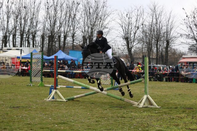 За 19-и път в генералтошевското село Кардам се проведе турнир по конен спорт в памет на доцент Тодор Тодоров
