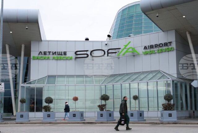 Засечен е дрон над летище „Васил Левски“ този следобед, съобщиха от аеропорта