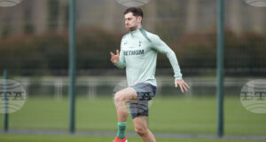 Защитникът на Тотнъм Дейвис може да стане временен мениджър на състава