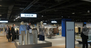 Изкуственият интелект помага на модната индустрия да намали огромното количество непродадени стоки