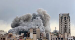 Израел обяви "нова вълна удари" по Техеран, Революционната гвардия атакува американски бази в Бахрейн и Иракски Кюрдистан