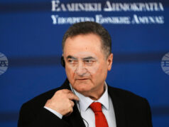 Израелската армия е упълномощена да напреднe и да превземе нови позиции в Ливан, обяви израелският министър на отбраната Израелската армия е упълномощена да напреднe и да превземе нови позиции в Ливан, обяви израелският министър на отбраната