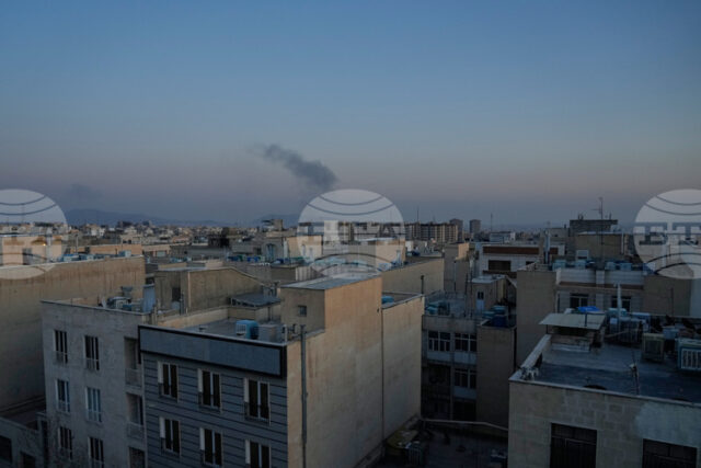 Израелската армия съобщава за нови ракетни атаки от Иран, нанася удари в Техеран