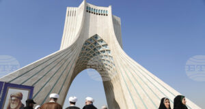 Иран изстреля ракети по база на Великобритания и САЩ в Индийския океан, предаде иранската новинарска агенция Мехр