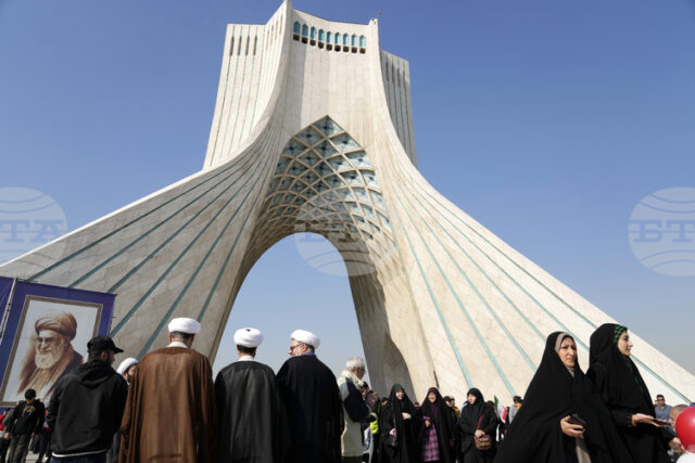 Иран изстреля ракети по база на Великобритания и САЩ в Иран изстреля ракети по база на Великобритания и САЩ в Индийския океан, предаде иранската новинарска агенция Мехр