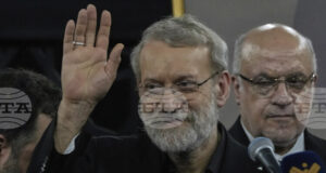 Иран няма да преговаря със САЩ, каза Али Лариджани