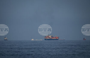 Иран обяви, че няма да пропуска през Ормузкия проток кораби, плаващи от и до САЩ и Израел Иран обяви, че няма да пропуска през Ормузкия проток кораби, плаващи от и до САЩ и Израел