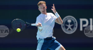 Иржи Лехечка се класира за четвъртфиналите на тенис турнира в Маями