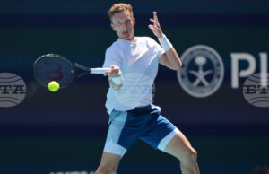 Иржи Лехечка се класира за четвъртфиналите на тенис турнира в Маями