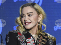 Испанският Селта Виго търси фланелка на клуба, която поп звездата Мадона е носила по време на концерт през 1990 година