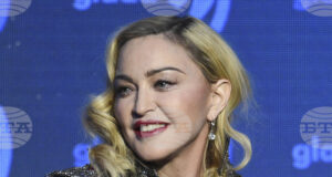 Испанският Селта Виго търси фланелка на клуба, която поп звездата Мадона е носила по време на концерт през 1990 година