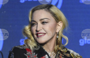 Испанският Селта Виго търси фланелка на клуба, която поп звездата Мадона е носила по време на концерт през 1990 година