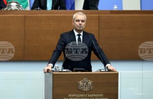 Като „много тежка държавна измяна“ определи прочетената от Наталия Киселова декларация лидерът на „Възраждане“ Костадин Костадинов