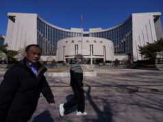 Китай трябва да балансира между ускоряващата се инфлация и нарастващите рискове за растежа, предупреди съветник на централната банка