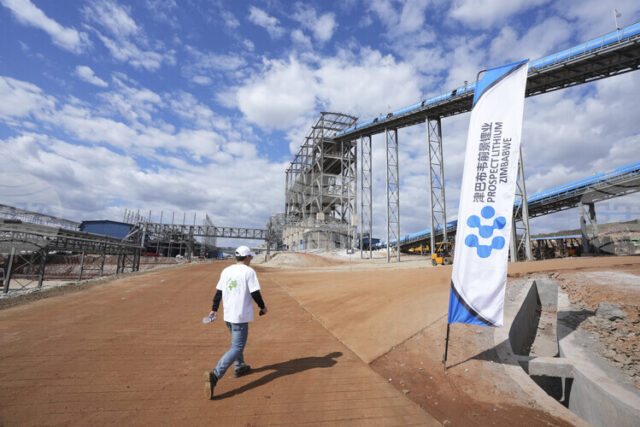 Китайски инвестиции в заводи за рафиниране на литий в Зимбабве Китайски инвестиции в заводи за рафиниране на литий в Зимбабве поставят страната на световната енергийна карта