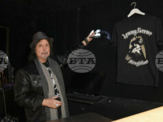 Китаристът Фил Кембъл, свирил в британската група „Мотърхед", почина на 64-годишна възраст