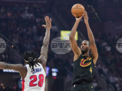 Кливланд победи лидера в Източната конференция Детройт в мач от НБА Кливланд победи лидера в Източната конференция Детройт в мач от НБА