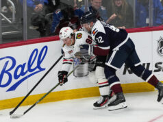 Колорадо надигра Чикаго като домакин в Националната хокейна лига Колорадо надигра Чикаго като домакин в Националната хокейна лига