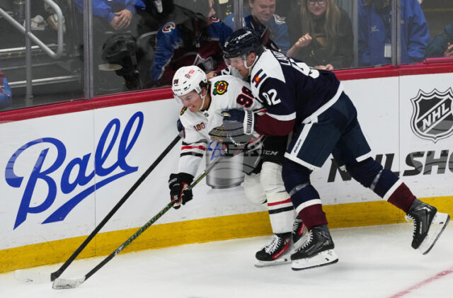 Колорадо надигра Чикаго като домакин в Националната хокейна лига Колорадо надигра Чикаго като домакин в Националната хокейна лига