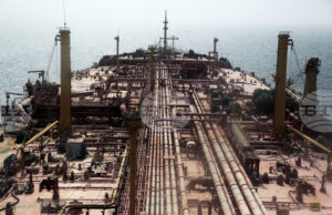 Кувейт намалява производството на петрол като предпазна мярка на фона на напрежението с Иран