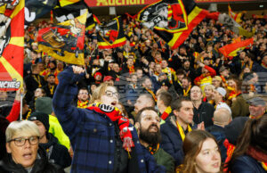 Ланс победи Метц като домакин и се доближи на точка от лидера в Лига 1 Пари Сен Жермен