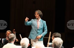 Маестро Йордан Камджалов и Плевенската филхармония ще представят в Търговище „Музикална магия” 3 Маестро Йордан Камджалов и Плевенската филхармония ще представят в Търговище „Музикална магия” 3