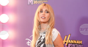 Майли Сайръс ще издаде нова песен по случай 20-годишнината на сериала „Хана Монтана"