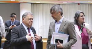 Министър Юлиян Попов обсъди с ресорни министри в ЕС промяна на стандартите за въглеродни емисии при автомобили