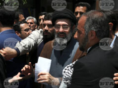 Моджтаба Хаменей е новият върховен лидер на Иран Моджтаба Хаменей (в средата) на събитие в Техеран през 2019 г.