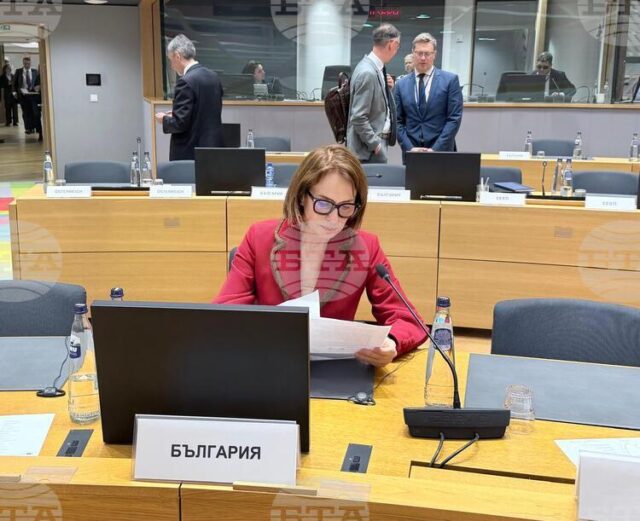 На фона на ситуацията в Близкия изток не бива да На фона на ситуацията в Близкия изток не бива да губим фокуса си върху Украйна, каза служебният външен министър Надежда Нейнски