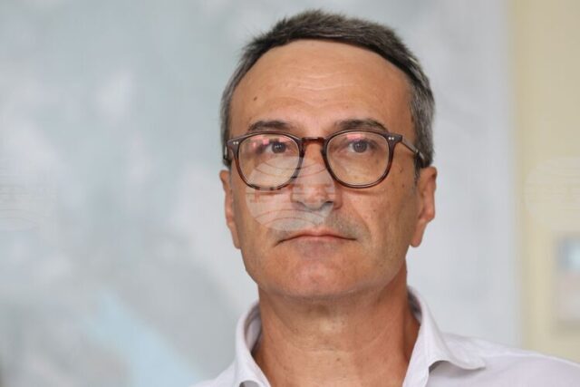 Над 15 000 потребители са подали сигнали за високи сметки за ток, ако има и един ощетен, той ще бъде компенсиран, каза служебният енергиен министър