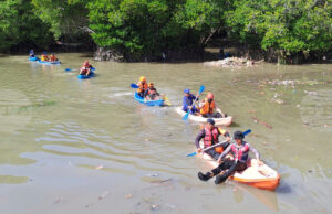 Най-малко двама души загинаха при наводнения на индонезийския остров Бали