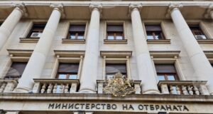 Началникът на отбраната адмирал Емил Ефтимов посрещна началника на отбраната от Словашката република генерал Даниел Змеко