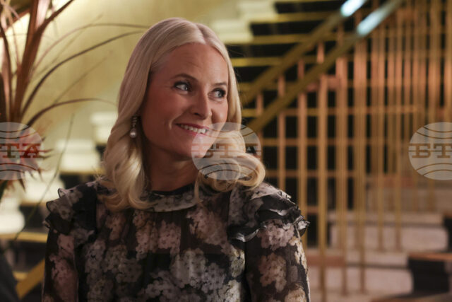 Норвежката принцеса Мете-Марит каза, че е била "манипулирана и измамена" Норвежката принцеса Мете-Марит каза, че е била "манипулирана и измамена" от Епстийн