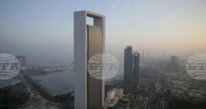 ОБНОВЕНА
                                                                                                Дейността на нефтено-газовото находище „Шах“ в ОАЕ бе временно спряна след днешната атака с дрон, съобщи пресслужбата на Абу Даби